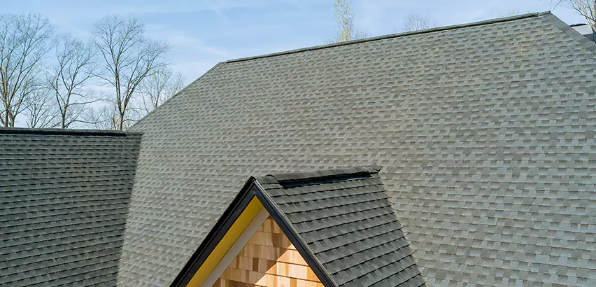 Replacing Vinyl Siding With Cedar Shingles in Bremerton